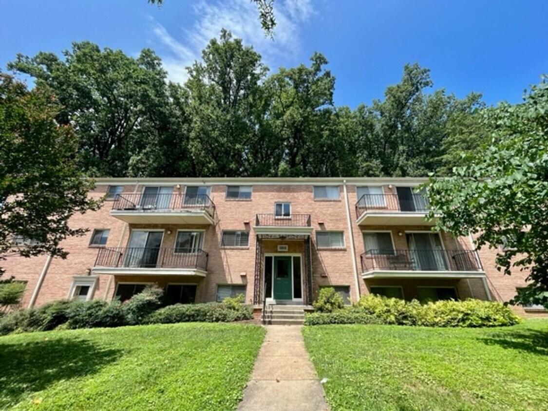 Foto principal - 10618 Kenilworth Ave