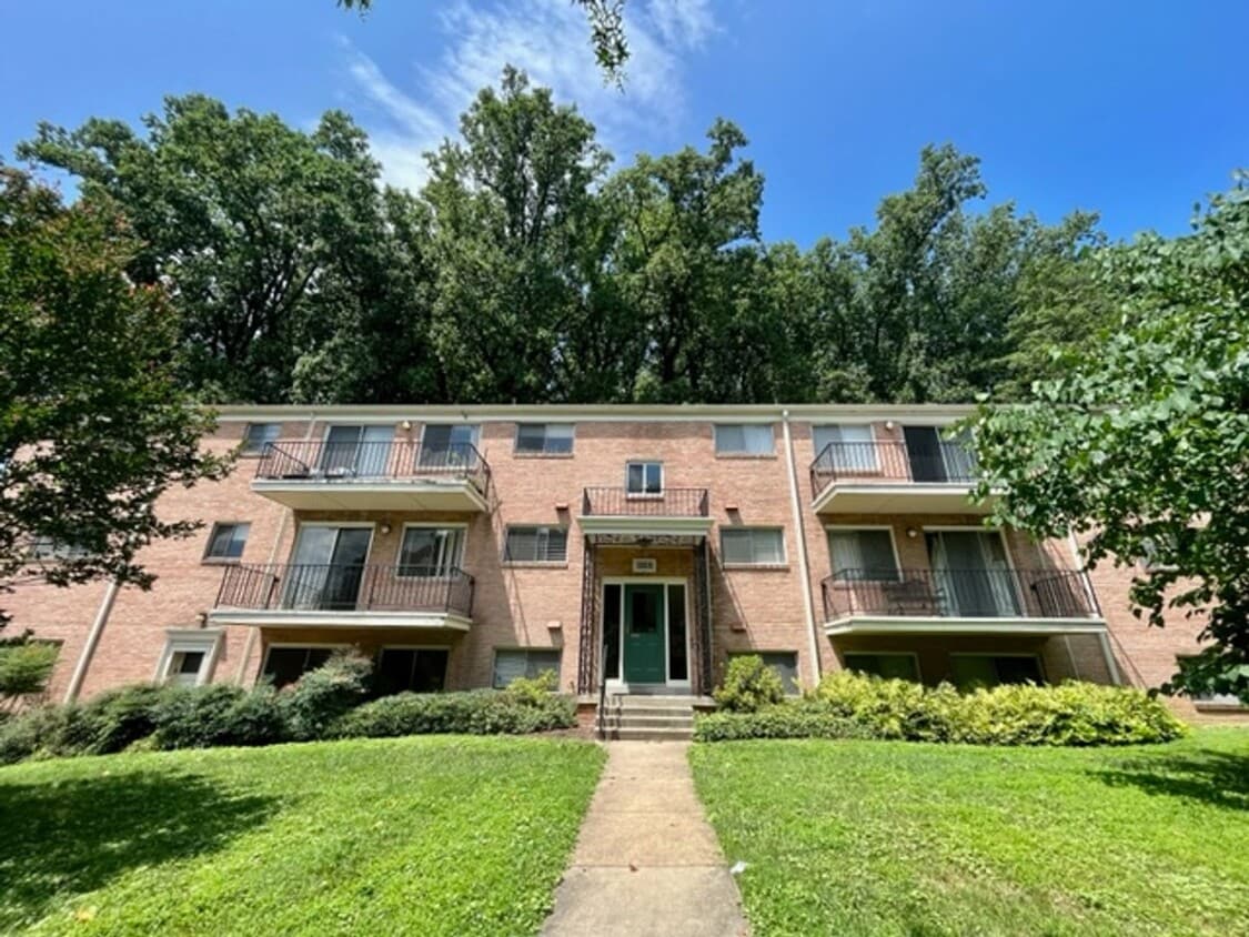 Primary Photo - 10618 Kenilworth Ave