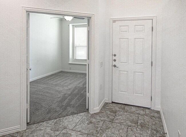 Foto del edificio - 7024 Vail Ridge St