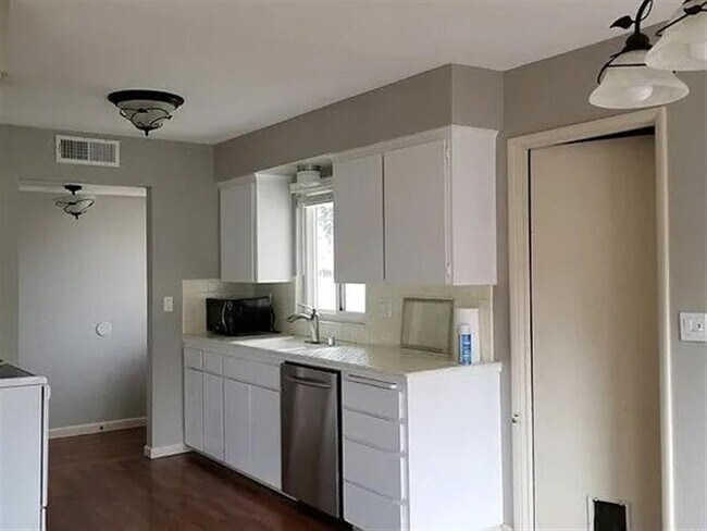 Building Photo - recently remodeled home