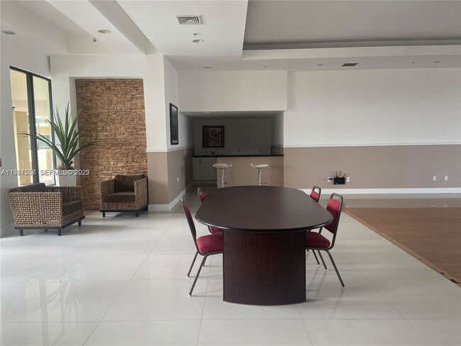 Foto del edificio - 4241 NW 2nd St