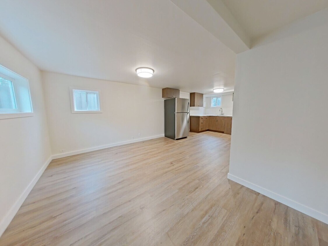 Emerald Alley Duplex - Emerald Alley Duplex