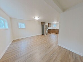 Building Photo - 1980-1986 Emerald Alley