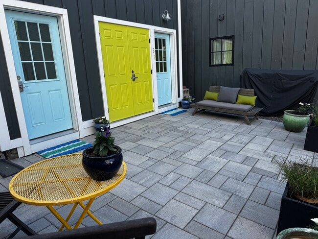 Outdoor patio - 33 Atlantic St