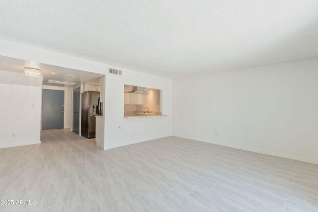 Foto del edificio - 6040 N 15th St