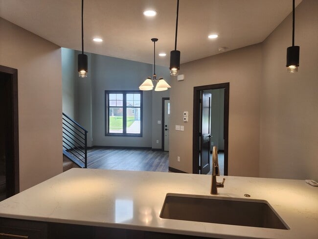 Building Photo - Brand New Townhomes!