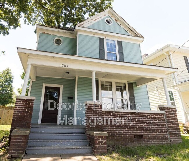 Foto del edificio - 1704 Duncan Ave