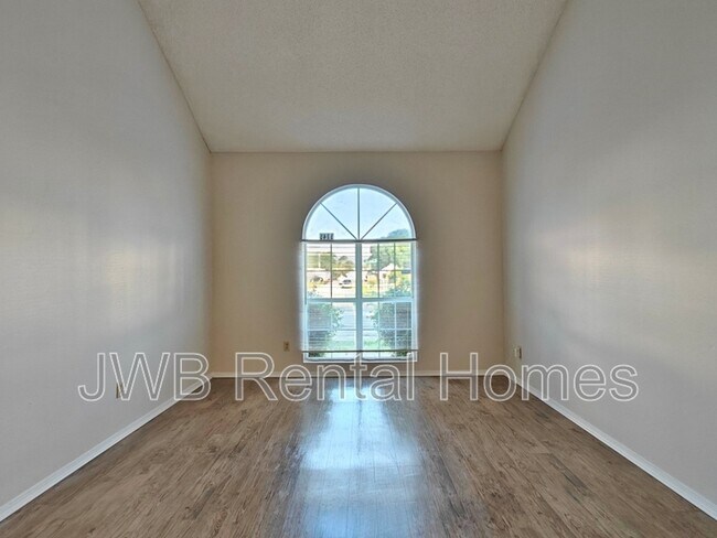 Foto del edificio - 5145 Glen Alan Ct N