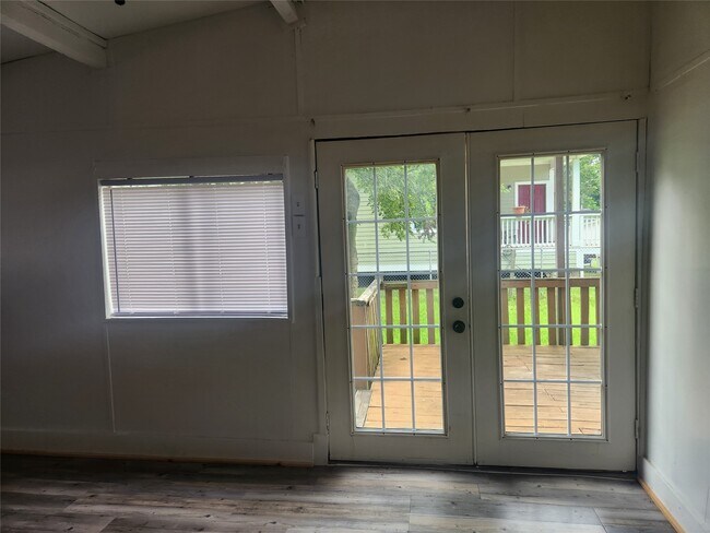 Foto del edificio - 4439 13th St