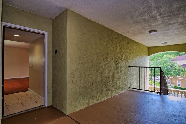 Foto del edificio - 2/2, 3rd floor condo in Waterford Lakes!