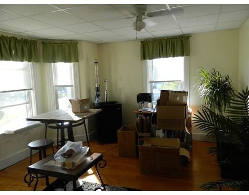 Foto del edificio - 245 Oak Hill Rd