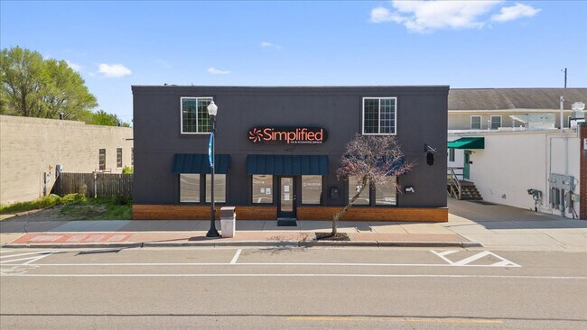 Building Photo - 116 E Main St