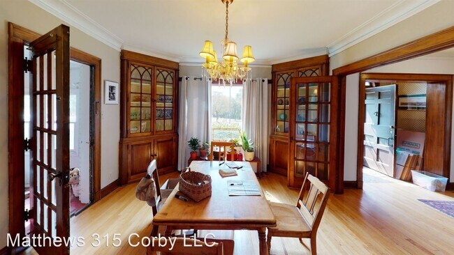 Building Photo - 4 br, 2.5 bath House - 315 Corby Blvd