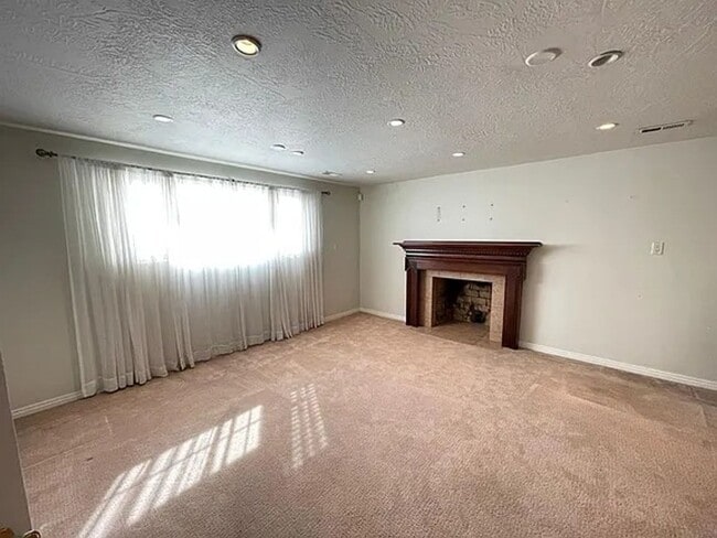 Building Photo - 4367 S Gordon Ln