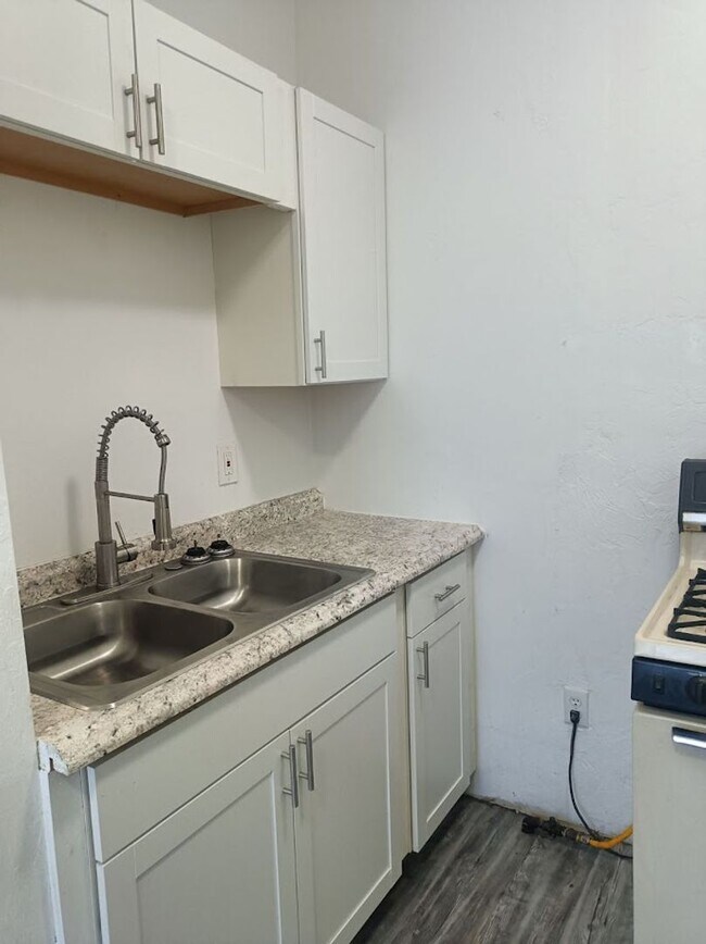 Foto del edificio - 1732 NW 2nd St