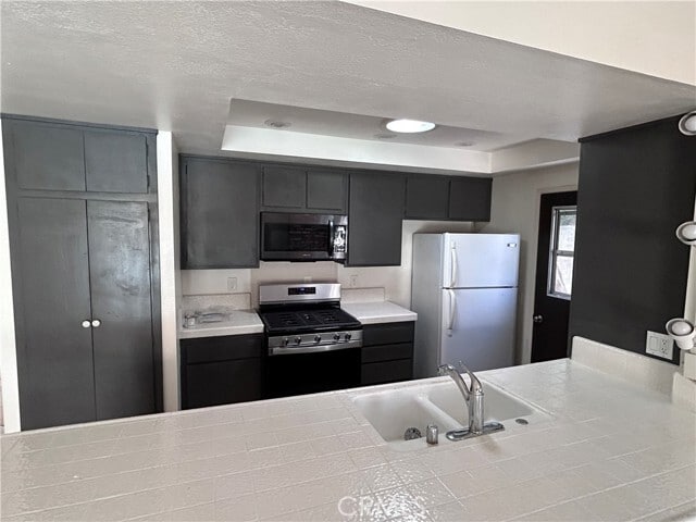 Foto del edificio - 1271 N Emogene St