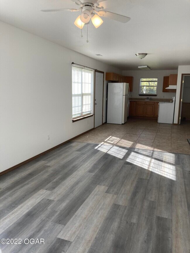 Building Photo - 2898 S Kenser Rd