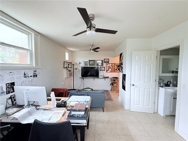 Foto del edificio - 101 S W Ave