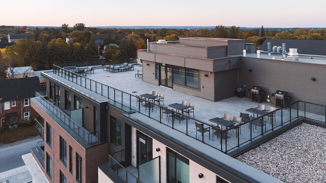 Photo du bâtiment - Luxury Apartment in Stittsville, Ontario