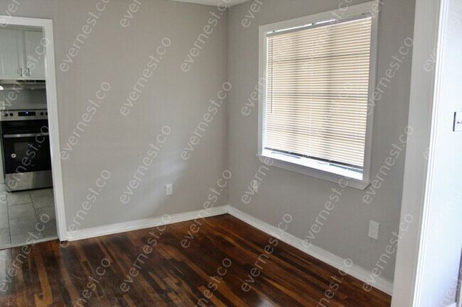 Building Photo - 4 BED & 2.5 BATH / PET-FRIENDLY / S8 ACCEPTED