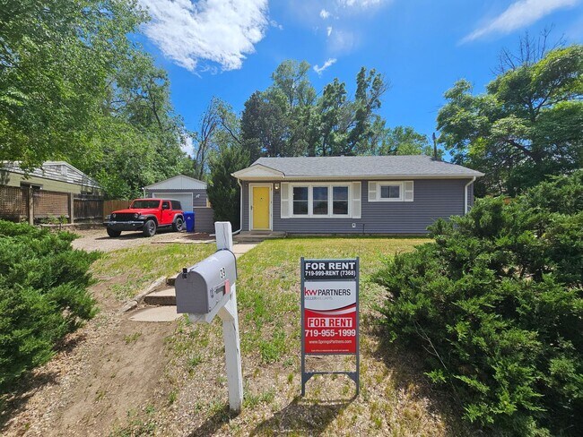 Building Photo - 2 Bed, 1 Bath Unit in Ivy Wild!!