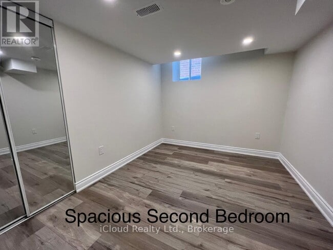 Building Photo - 1410 Storey Dr