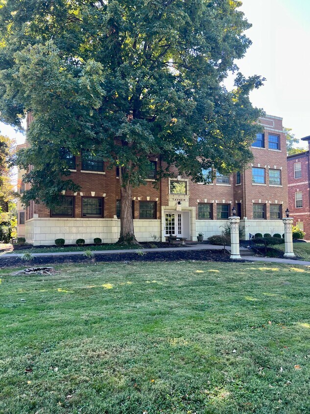 Foto principal - 2082 Douglass Blvd