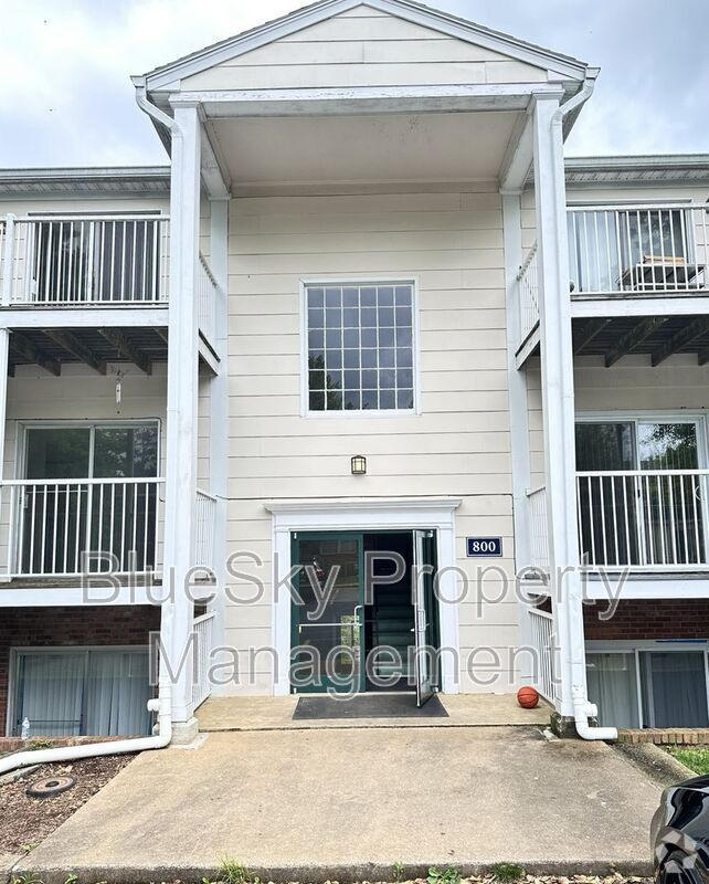 Building Photo - 800 Runnel Ct