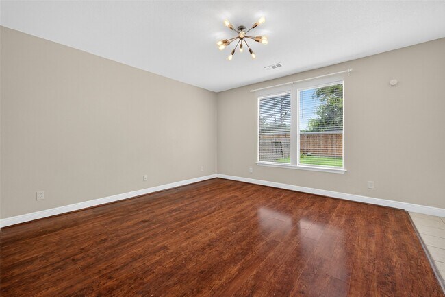 Foto del edificio - 9726 Angleside Ln