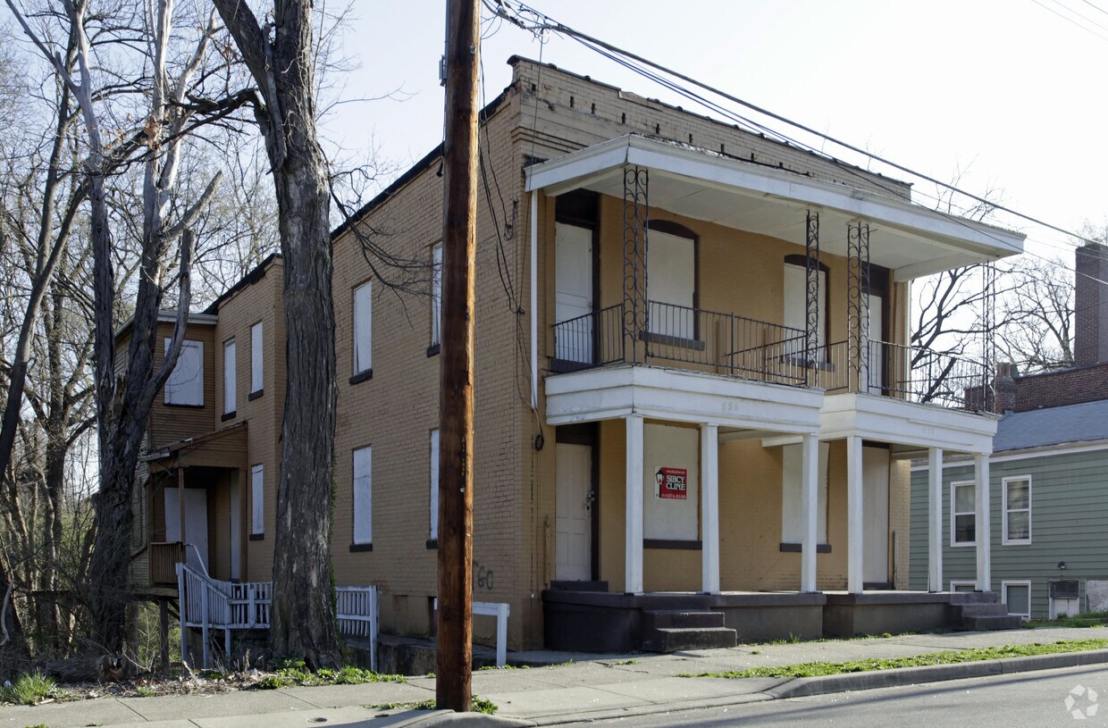 Foto del edificio - 656-658 Glenwood Ave