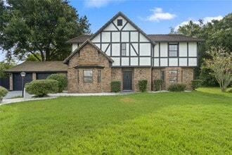 Building Photo - 2540 Albany Dr
