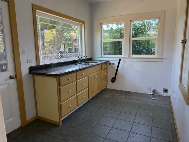 Foto del edificio - AMAZING APARTMENT DOWNTOWN LIVERMORE...COM...