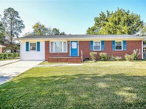 Building Photo - 854 Stoneykirk Dr