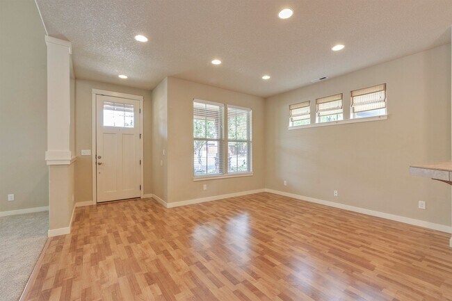 Foto del edificio - Executive style home