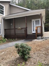 Building Photo - 504 Essex Ct