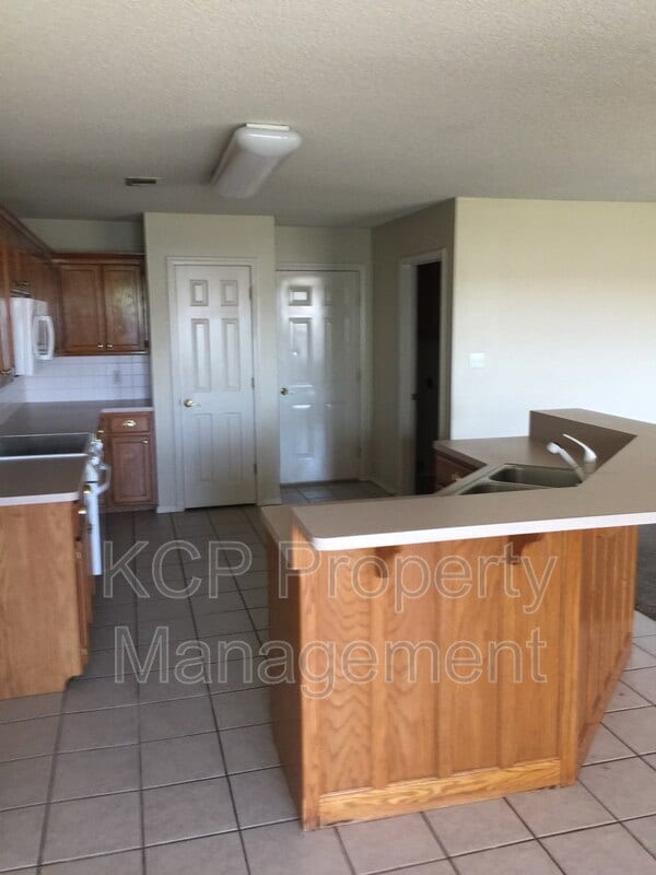 Building Photo - 305 Northridge Dr