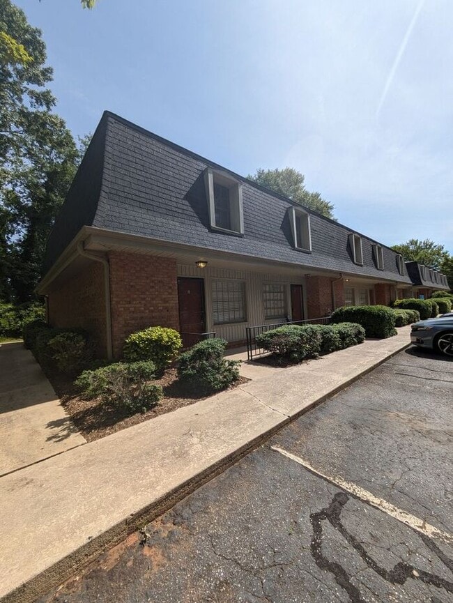 2BD/1.5BA Townhome at Francescan Terrace - 2BD/1.5BA Townhome at Francescan Terrace