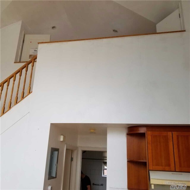 Foto del edificio - 245-23 60th Ave