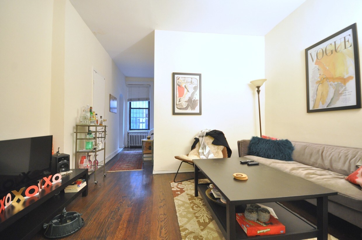 Primary Photo - 1565 2nd Ave