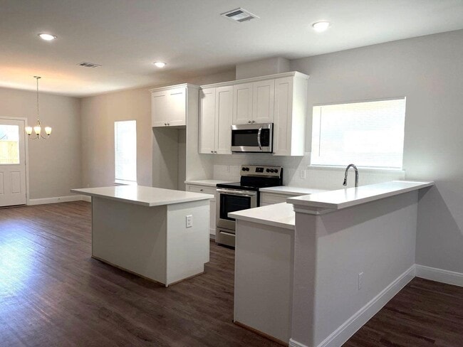 Foto del edificio - 1313 Ellington St