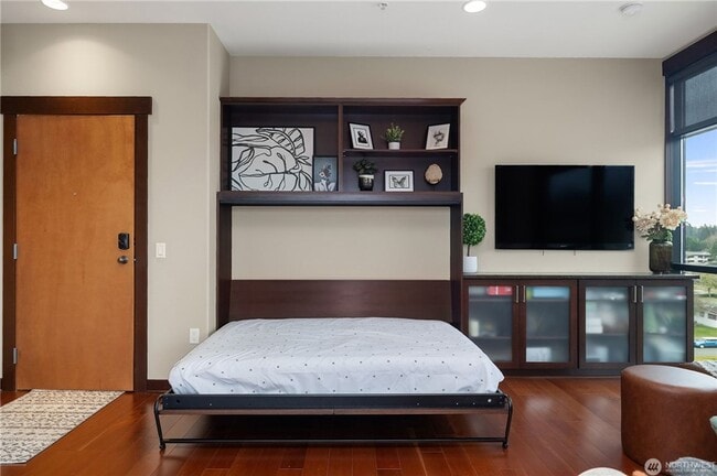 Building Photo - Top Floor Condo for rent!