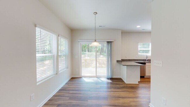 Foto del edificio - UPCOMING 4 bed/2.5 bath home in Salisbury