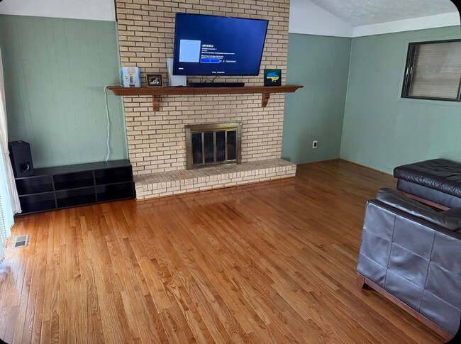 Building Photo - 3051 Donna Dr