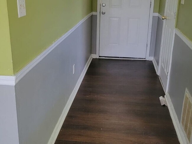Foto del edificio - 3 Bedroom 2 Bathroom Single Family Home in...