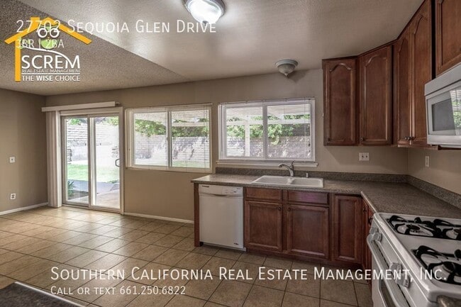 Building Photo - Single Story Three Bedroom Home in Valencia
