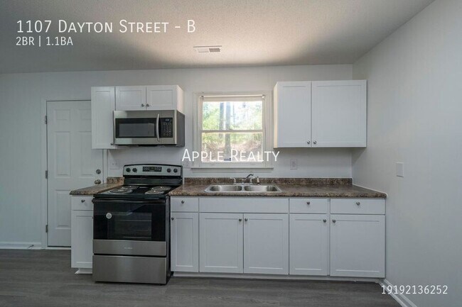 Foto del edificio - 1107 Dayton St