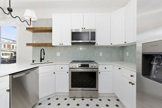 Building Photo - 2926 W Oxford St