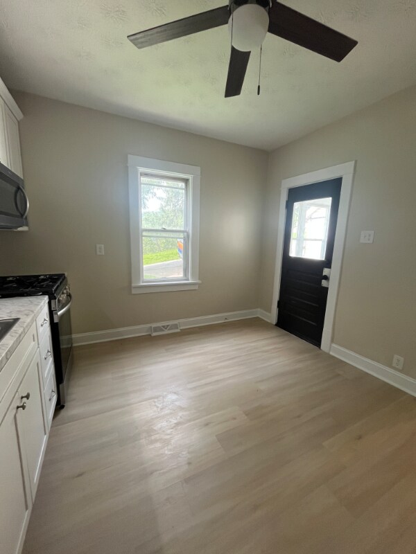 Foto del edificio - 36 Dorothy Ave