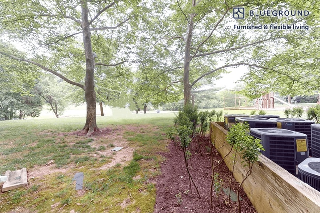 Building Photo - 5441 Columbia Rd