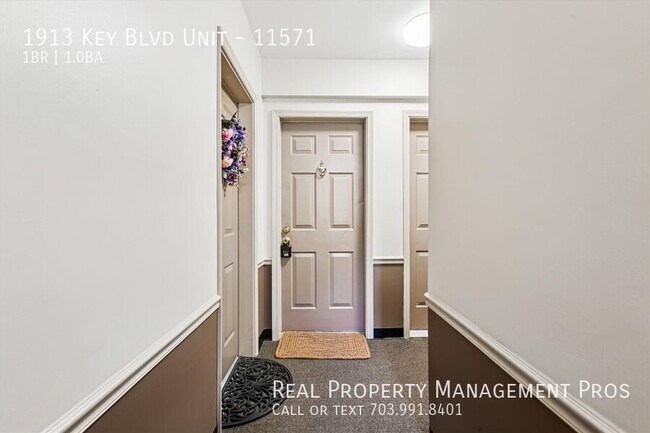 Foto del edificio - 1913 Key Blvd
